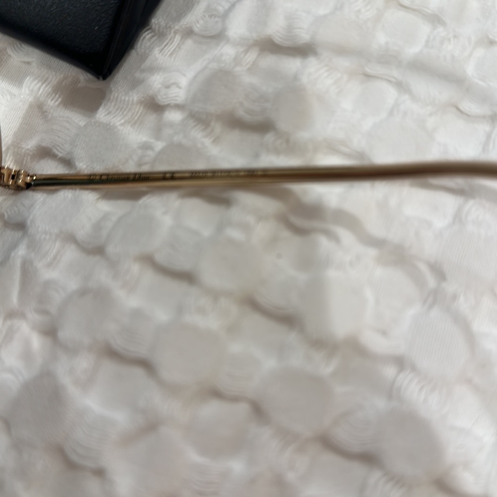 Authentic CHRISTIAN DIOR
Split 1 Aviator Sunglasses Gold - Picture 6 of 7